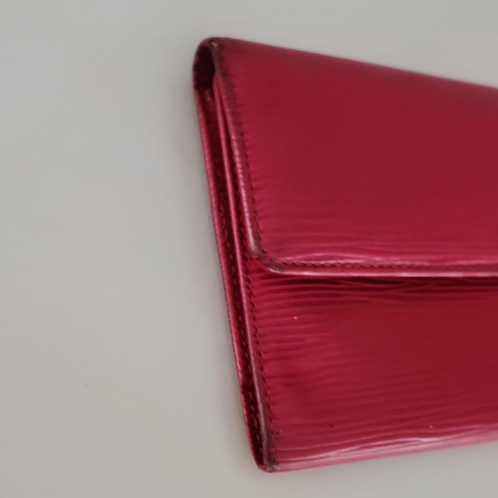 LV Long Wallet. Beautiful Red Louis Vuitton Wallet - Picture 12 of 16
